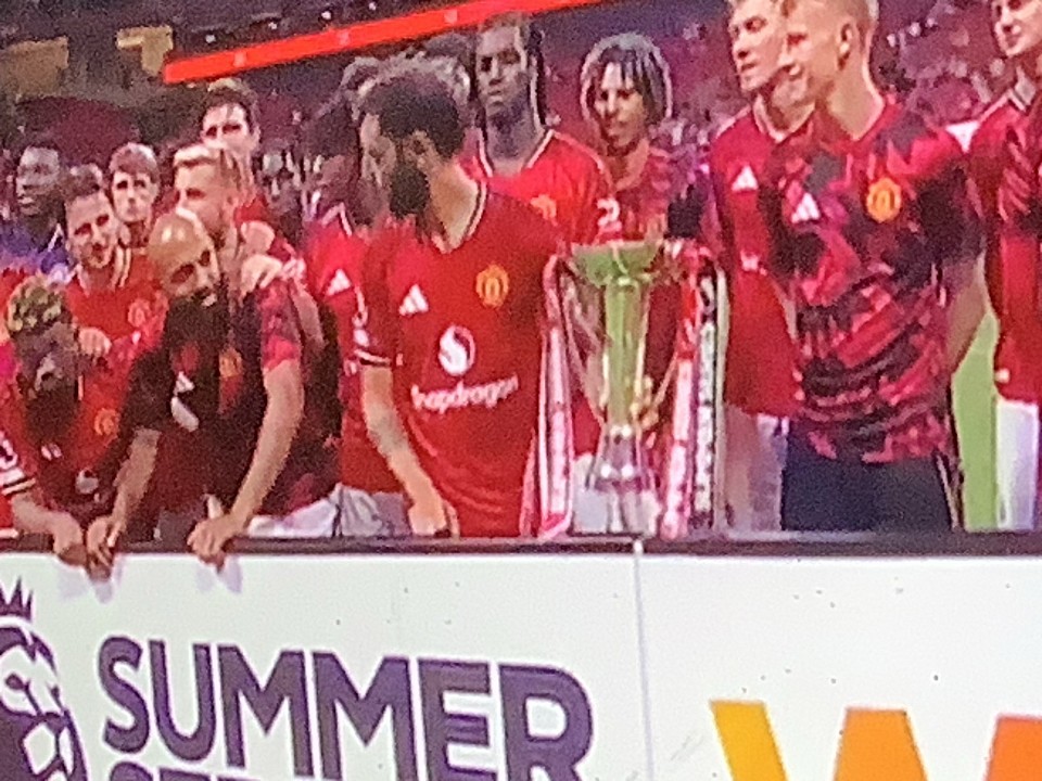Manchester United winners of premier league summer series trophy 2025